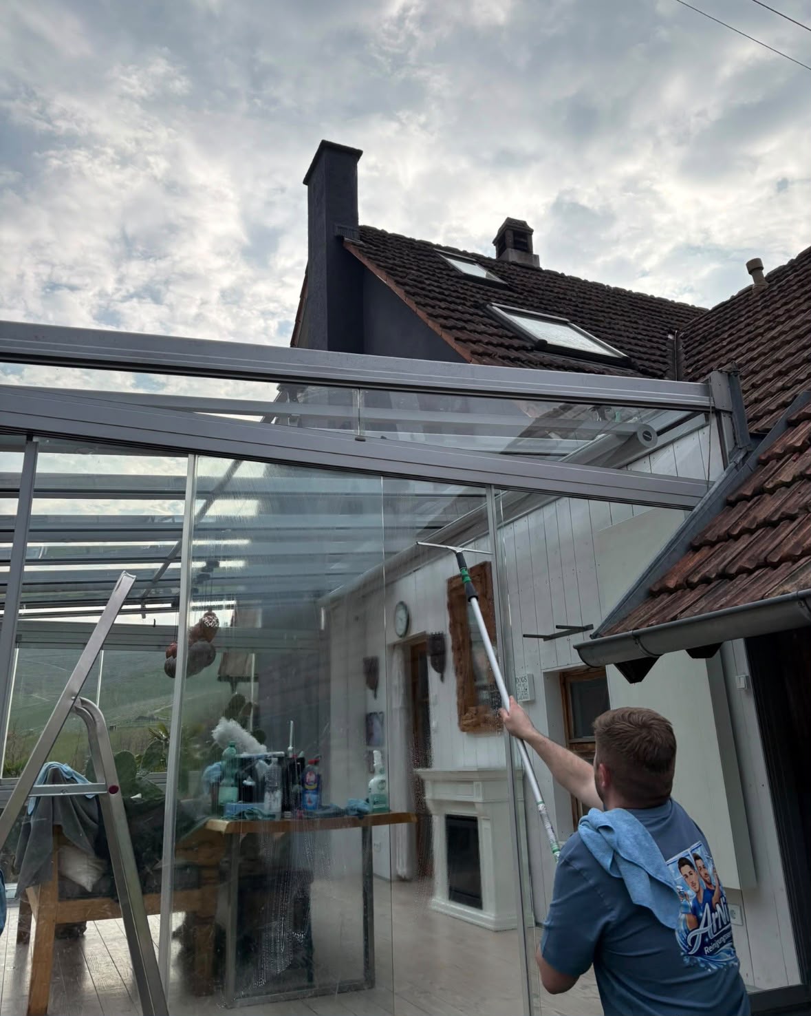Fensterreinigung Detailarbeit